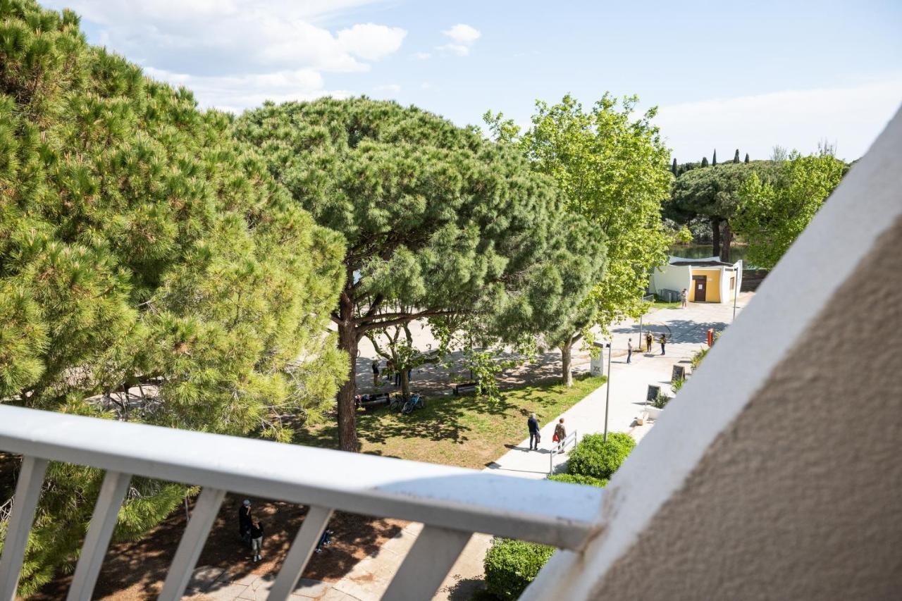 Le Farniente: Beachside Retreat with Terrace, Wi-Fi & Parking La Grande-Motte Exterior photo